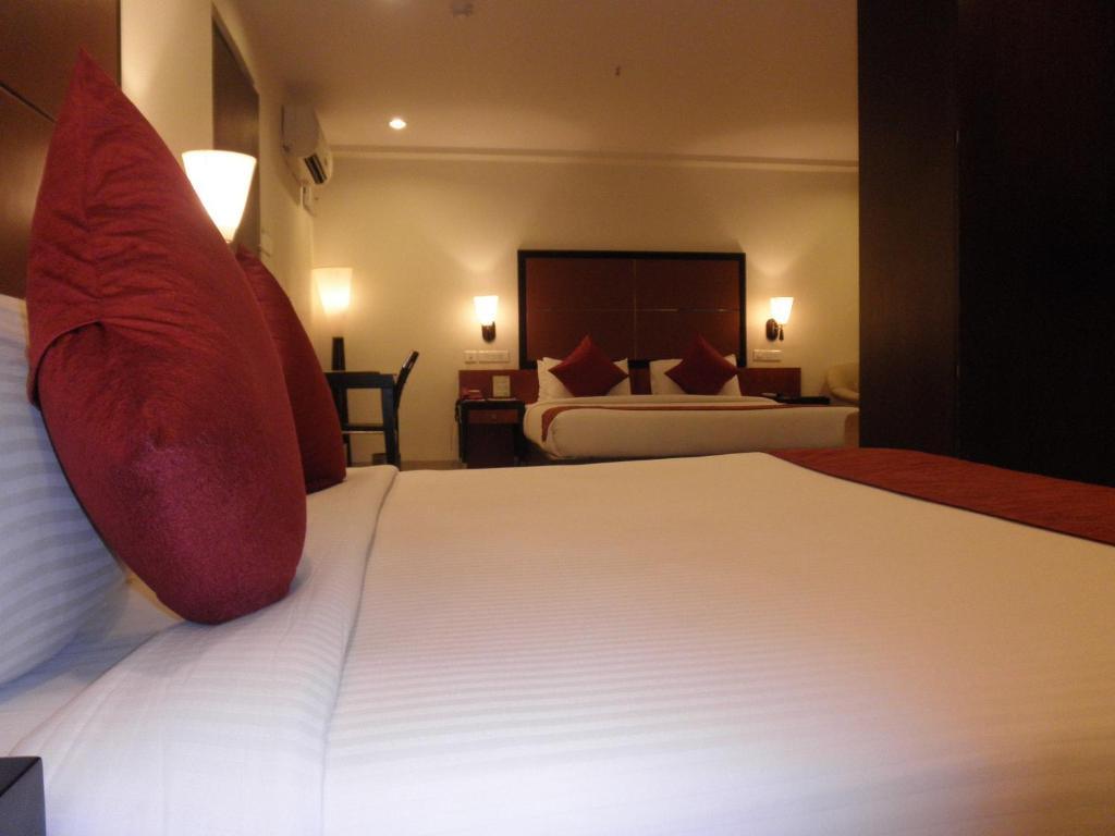 Hotel Kens Haydarabad Oda fotoğraf